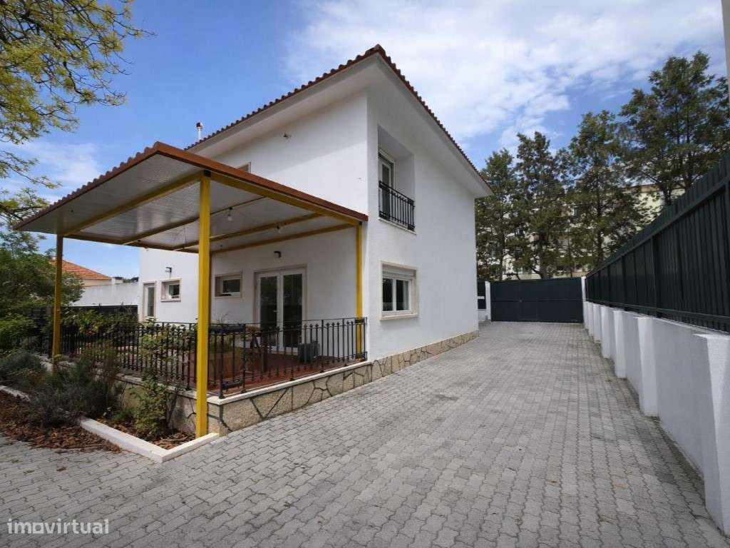 Moradia Isolada Totalmente Remodelada | Potencial para 7 Quartos | ...-35