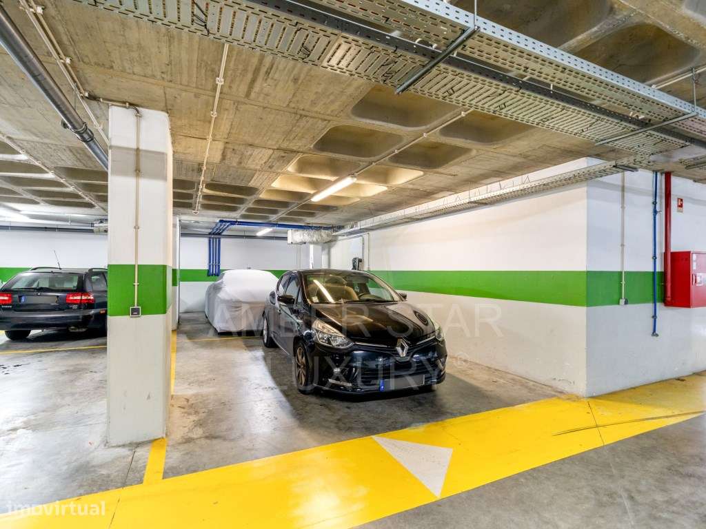 Apartamento T4 como novo, em condomínio de alto padrão-27