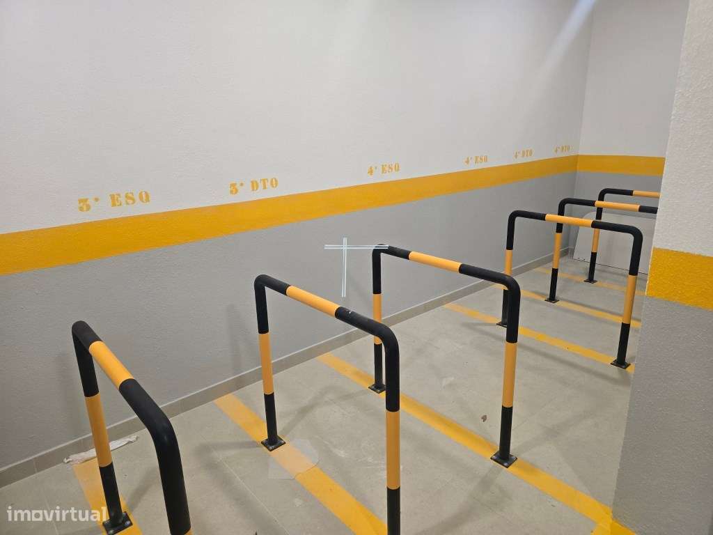 Apartamento T3, com varanda, arrecadação e parqueamento - Quinta do...-31