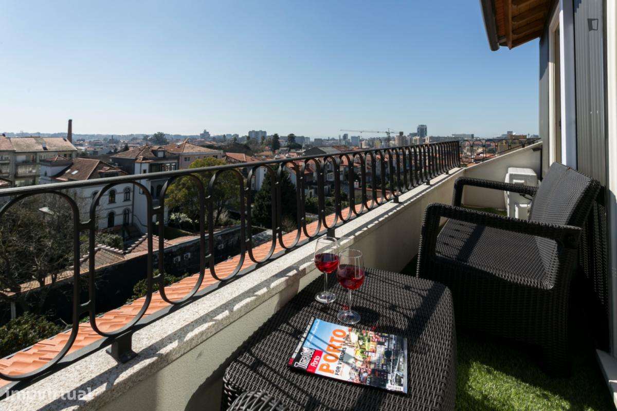Apartamento com 1 quartos - localizado em Cedofeita Porto - Grande imagem: 2/10