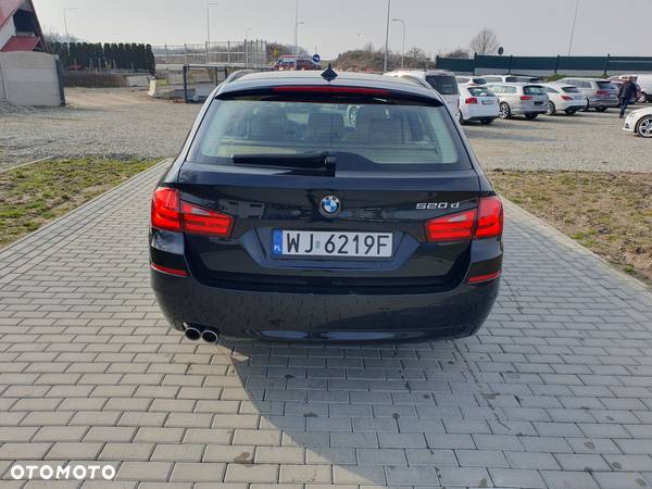 BMW Seria 5 520d Touring - 7