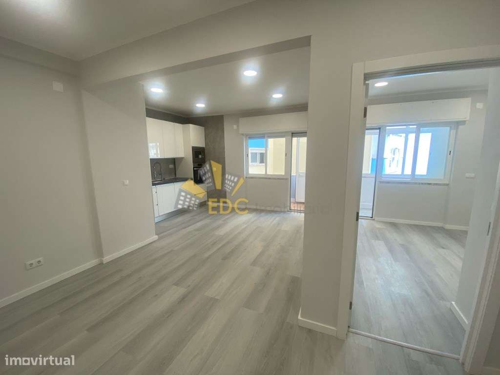 Apartamento T1 Remodelado em Zona Central da Amadora| Junto a Trans...-6