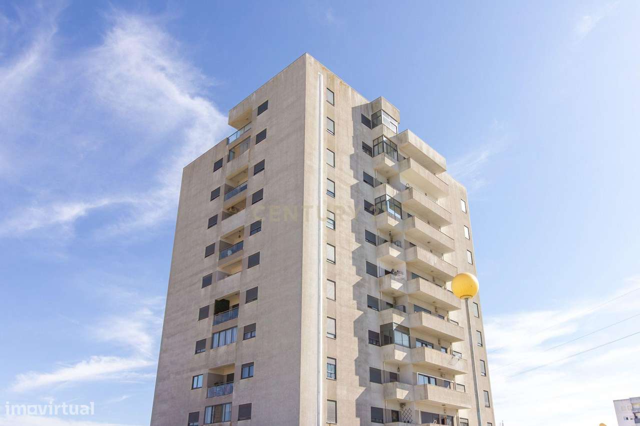 Barreiro / Lavradio - Apartamento de 4 assoalhadas com varandas e luga-20