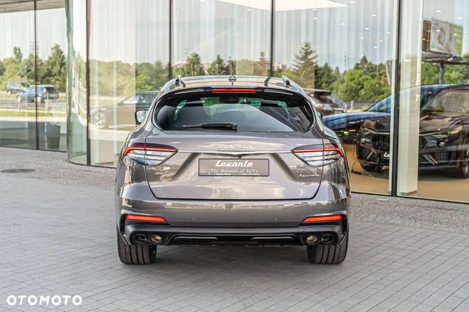 Maserati Levante - 12