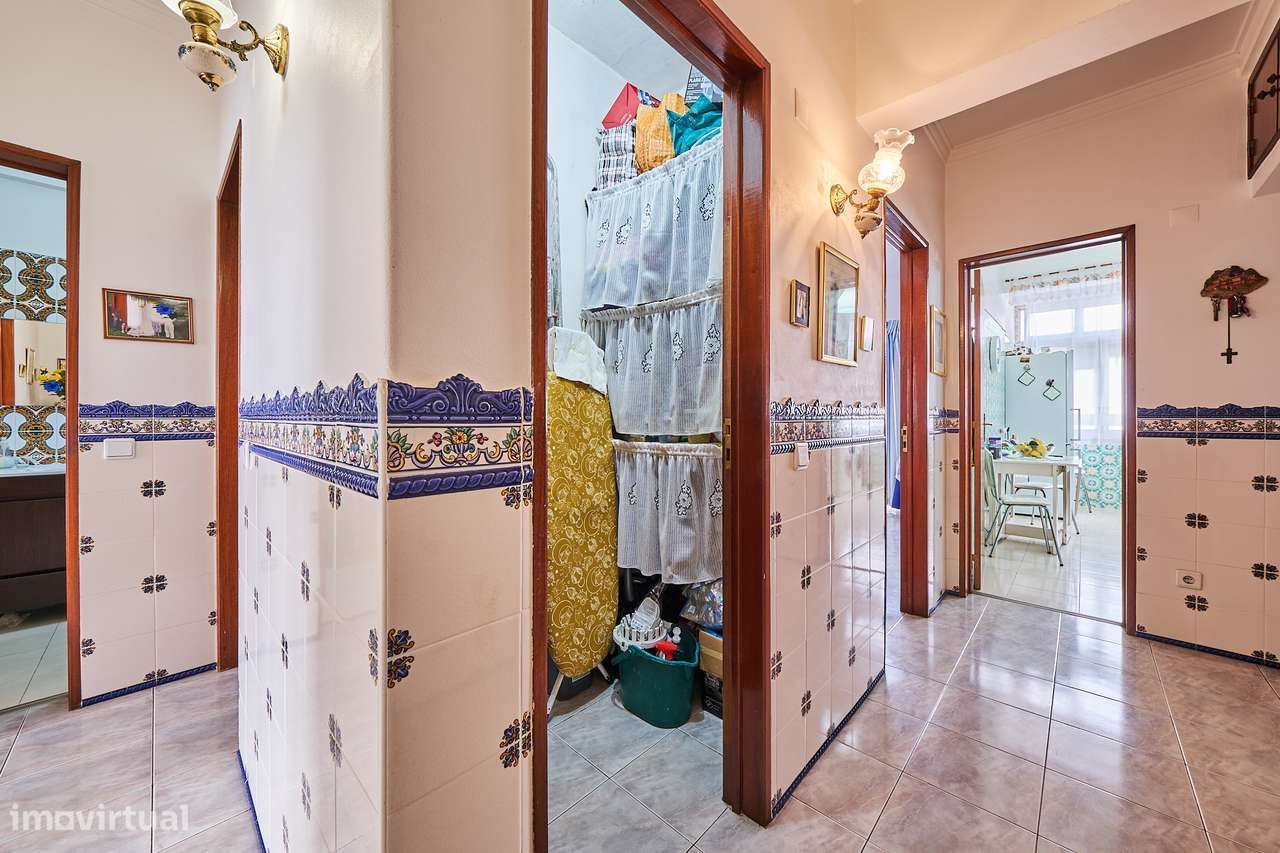 Apartamento com 3 quartos - Corroios-7