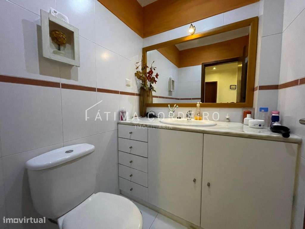 Excelente Moradia T3+1 com garagem em zona privilegiada-13