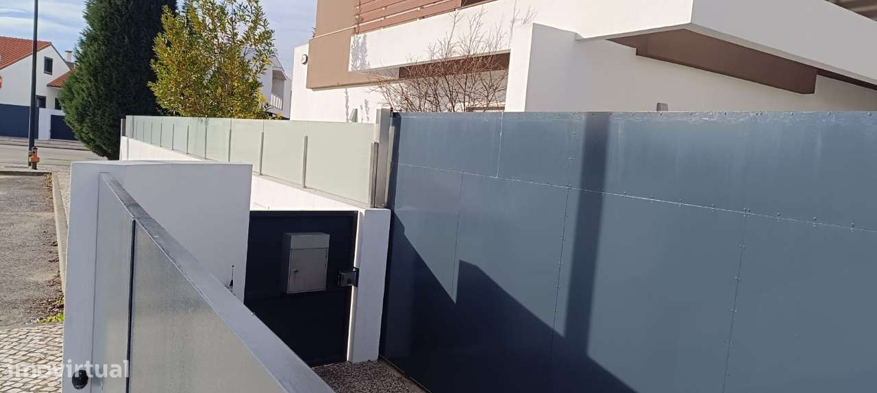 Moradia T4 Isolada na Urbanização do Bonito – Entroncamento - Grande imagem: 5/54