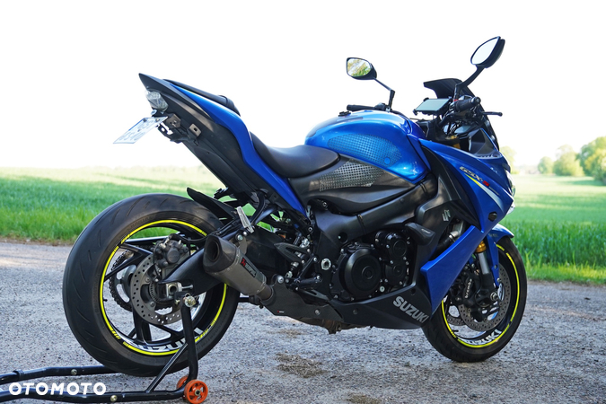 Suzuki GSX 1000 - 3