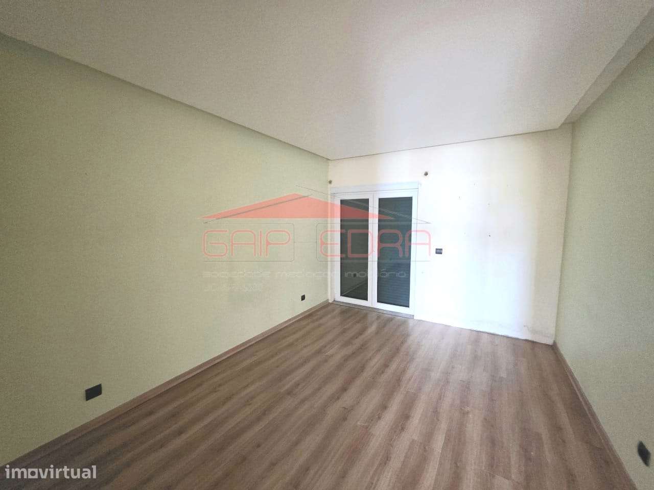 Moradia de excelentes áreas em Atouguia da Baleia Peniche-15