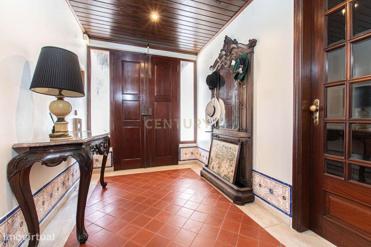 T4 +1 com jardim, piscina e garagem-31