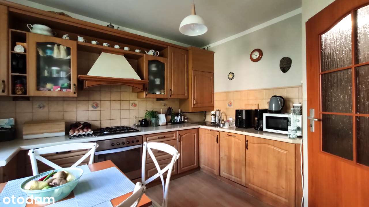 Przestronne 3-pokojowe mieszkanie z balkonem-1