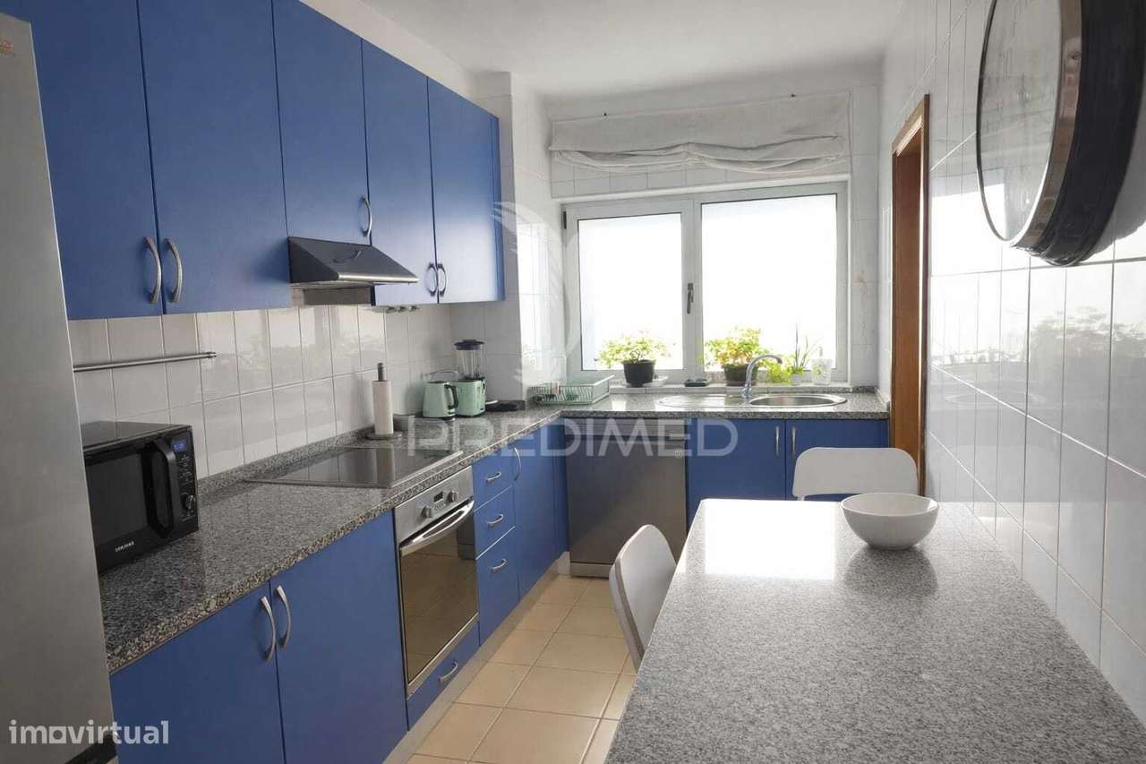 T2 na Rua de Santana com garagem e excelente exposição solar-3