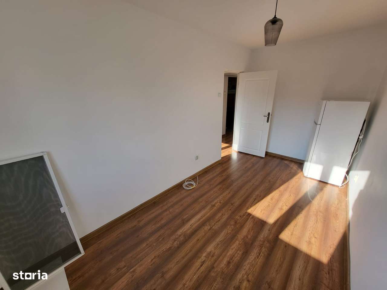 3 cam Micro 21 pret 65000 euro-8