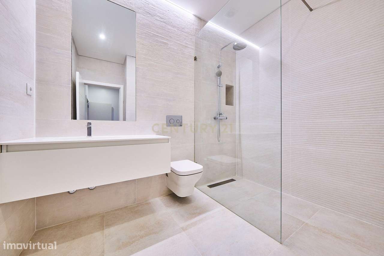 Apartamento T1+1 Duplex de Prestígio Totalmente Renovado na Avenida Lu - Grande imagem: 3/18