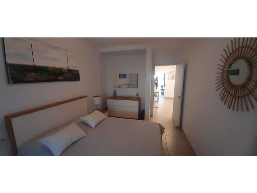 Apartamento T1 em condomínio com Piscina a 2 minutos da praia-11