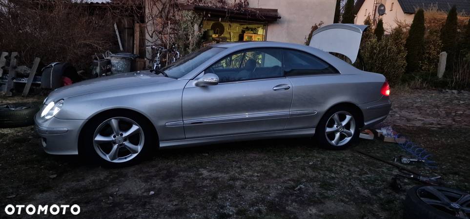 Mercedes-Benz CLK 320 - 14