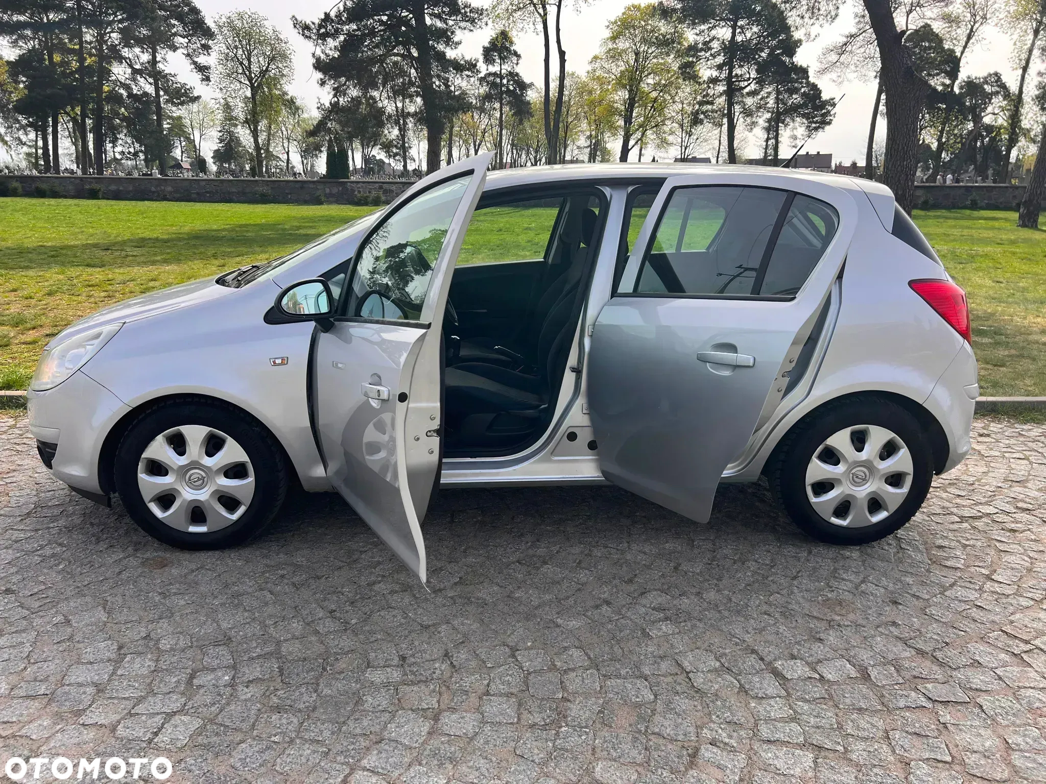 Opel Corsa 1.2 16V Enjoy - 11