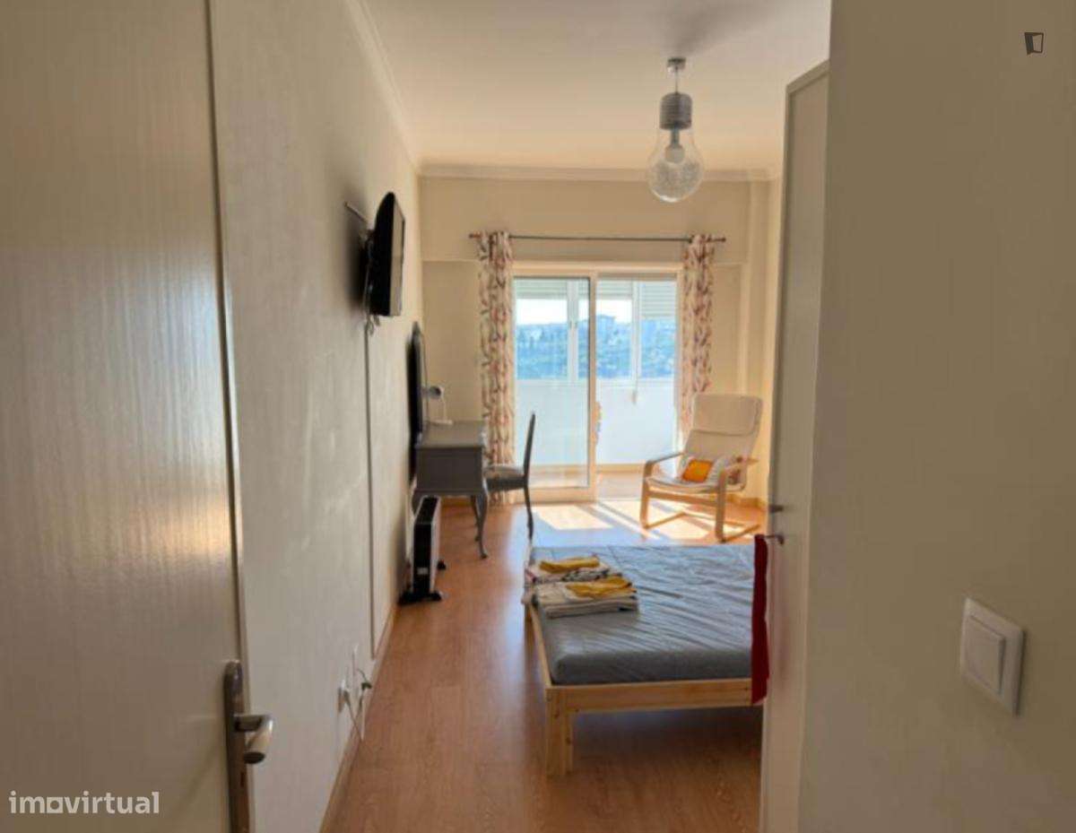 Quarto - localizado em Pontinha Lisbon - Grande imagem: 5/9