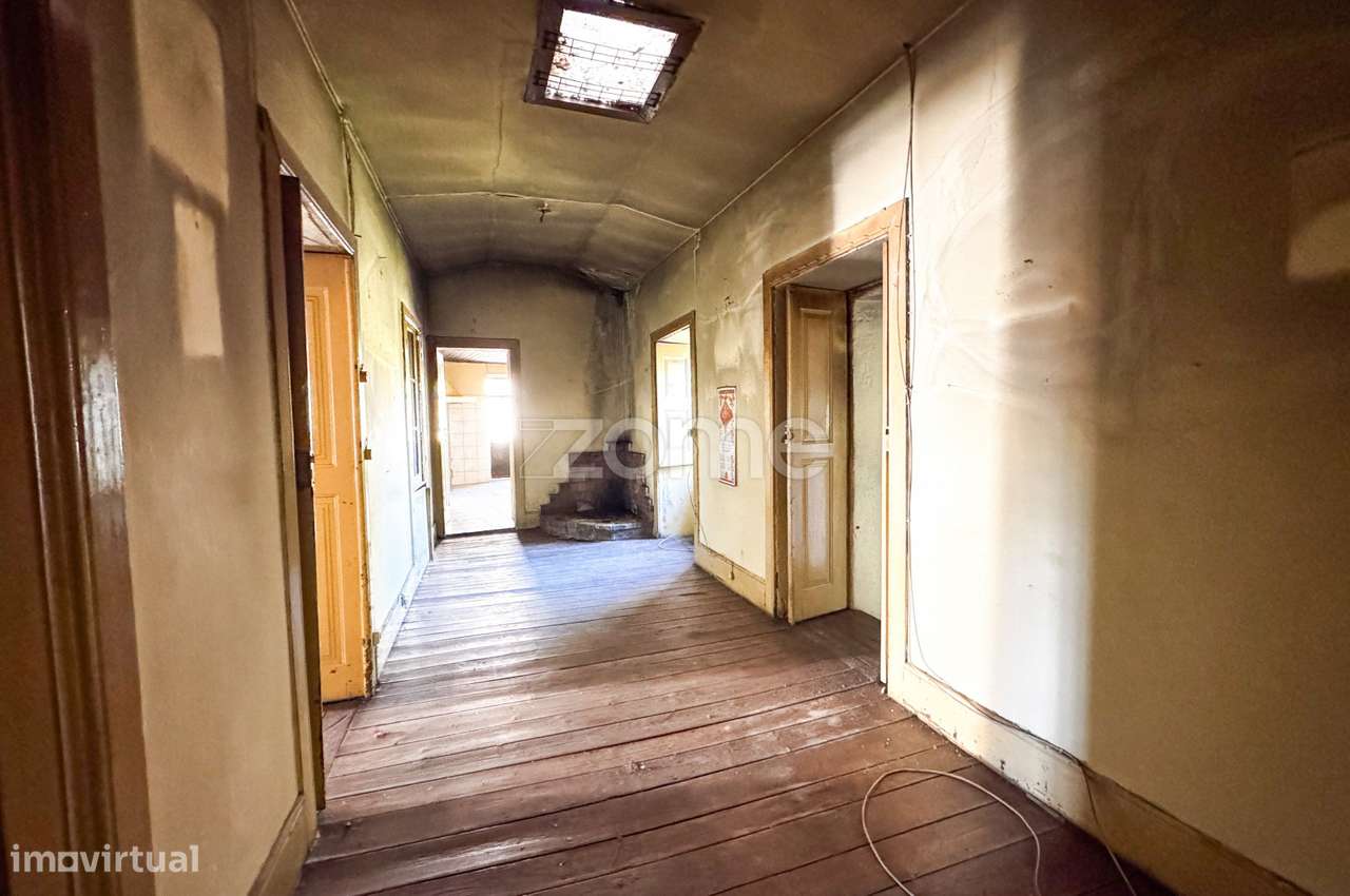 Casa Centenária Típica Transmontana para Remodelar – Alijó - Grande imagem: 5/18