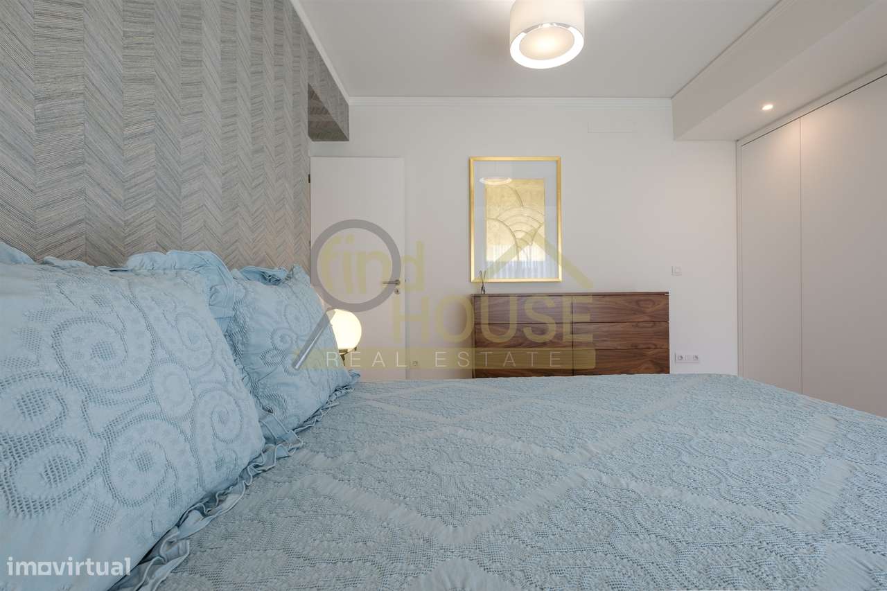 Vende-se T2 remodelado com garagem e arrecadação com vista para o jard-29