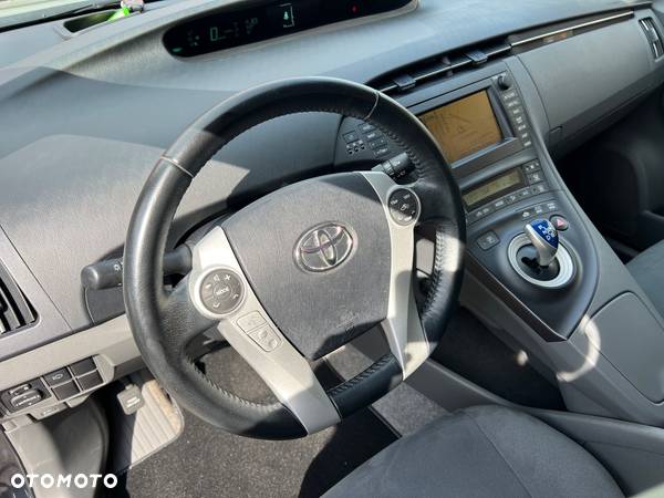 Toyota Prius (Hybrid) Executive - 20