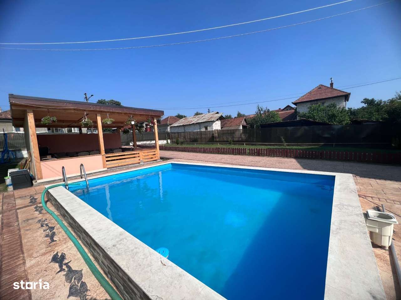 Casă spațioasă cu piscină, de vânzare în Simeria-6