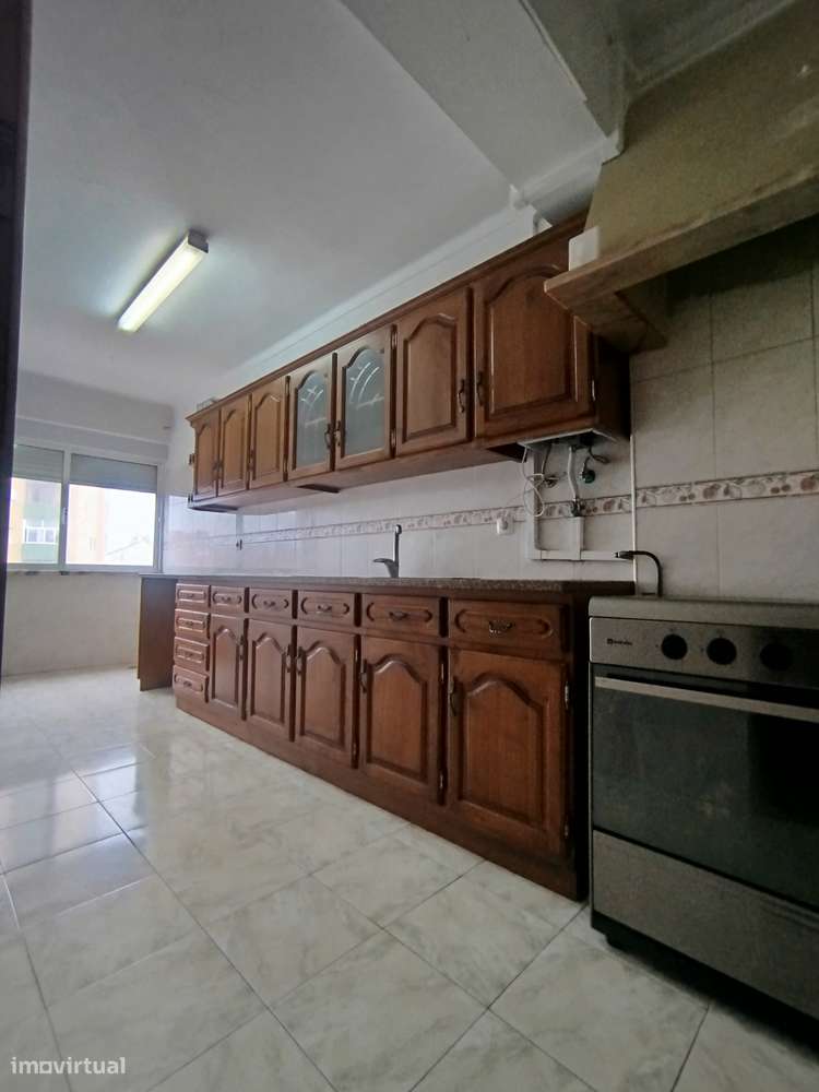 T2 Alto Seixalinho com elevador - Grande imagem: 4/25