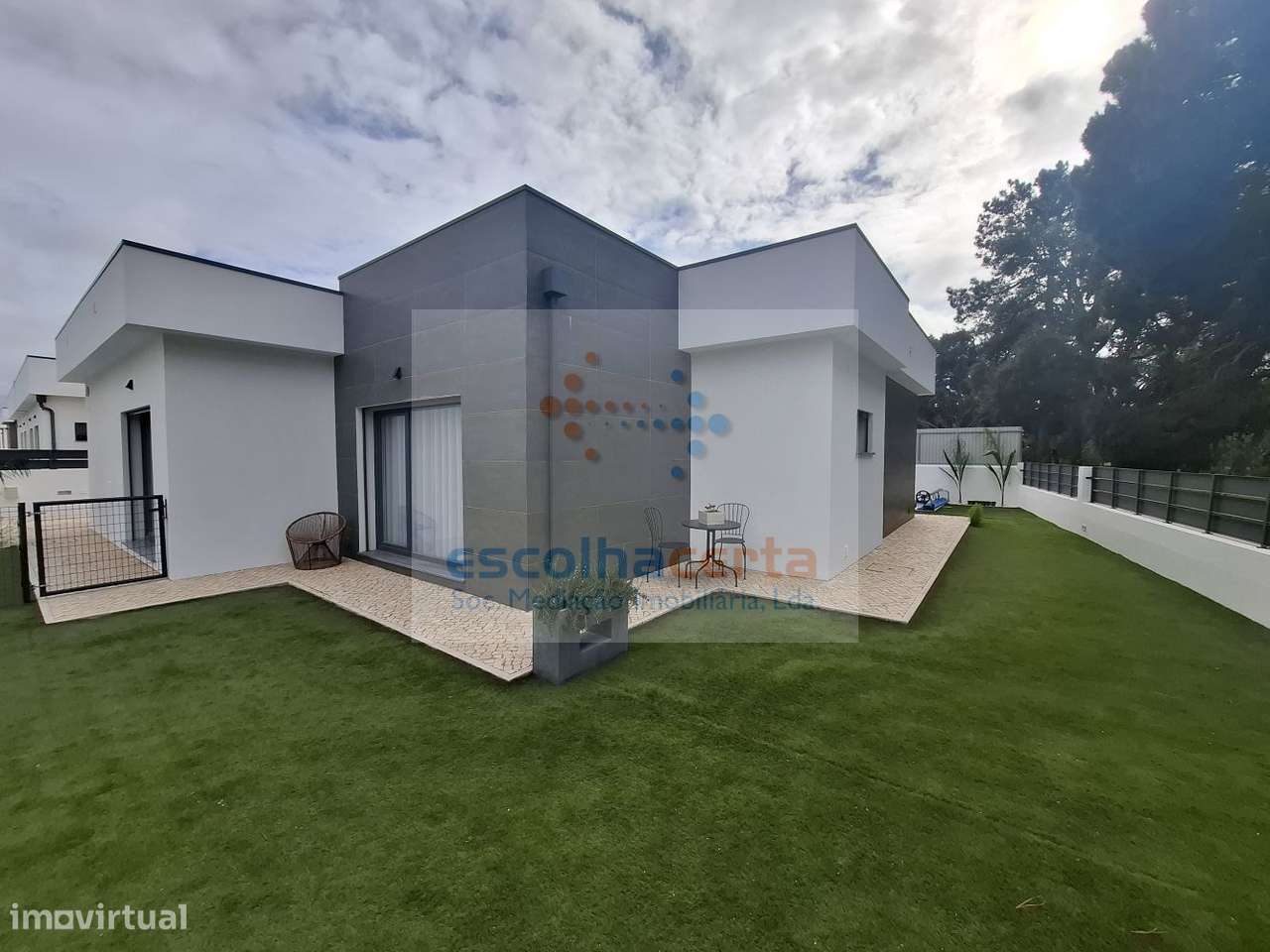 Oportunidade Excelente Moradia Térrea T4 Com Piscina de agua salgada-34