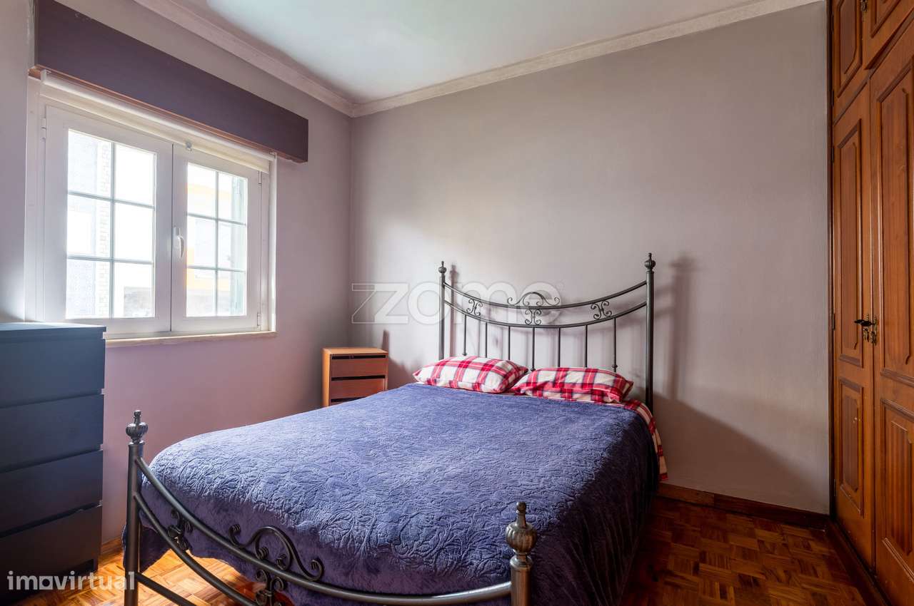 Moradia T4 c/ garagem e 435m2 de terreno - Famões-18