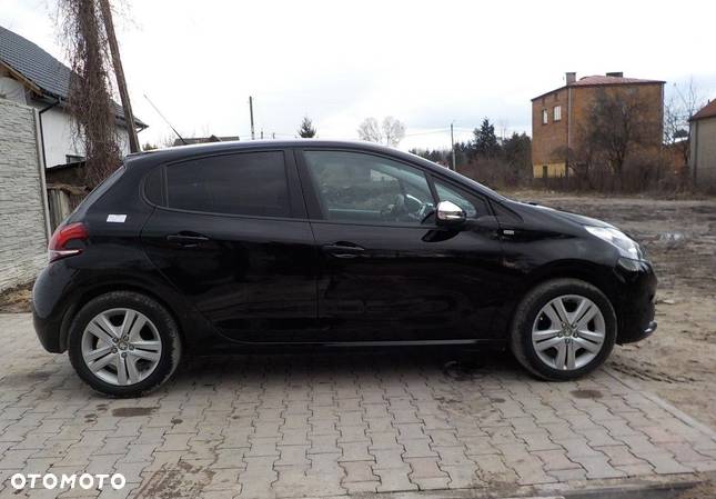 Peugeot 208 1.2 PureTech Style - 15