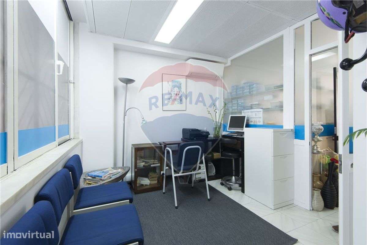 Escritório na Avenida Dom Carlos I - Grande imagem: 3/15
