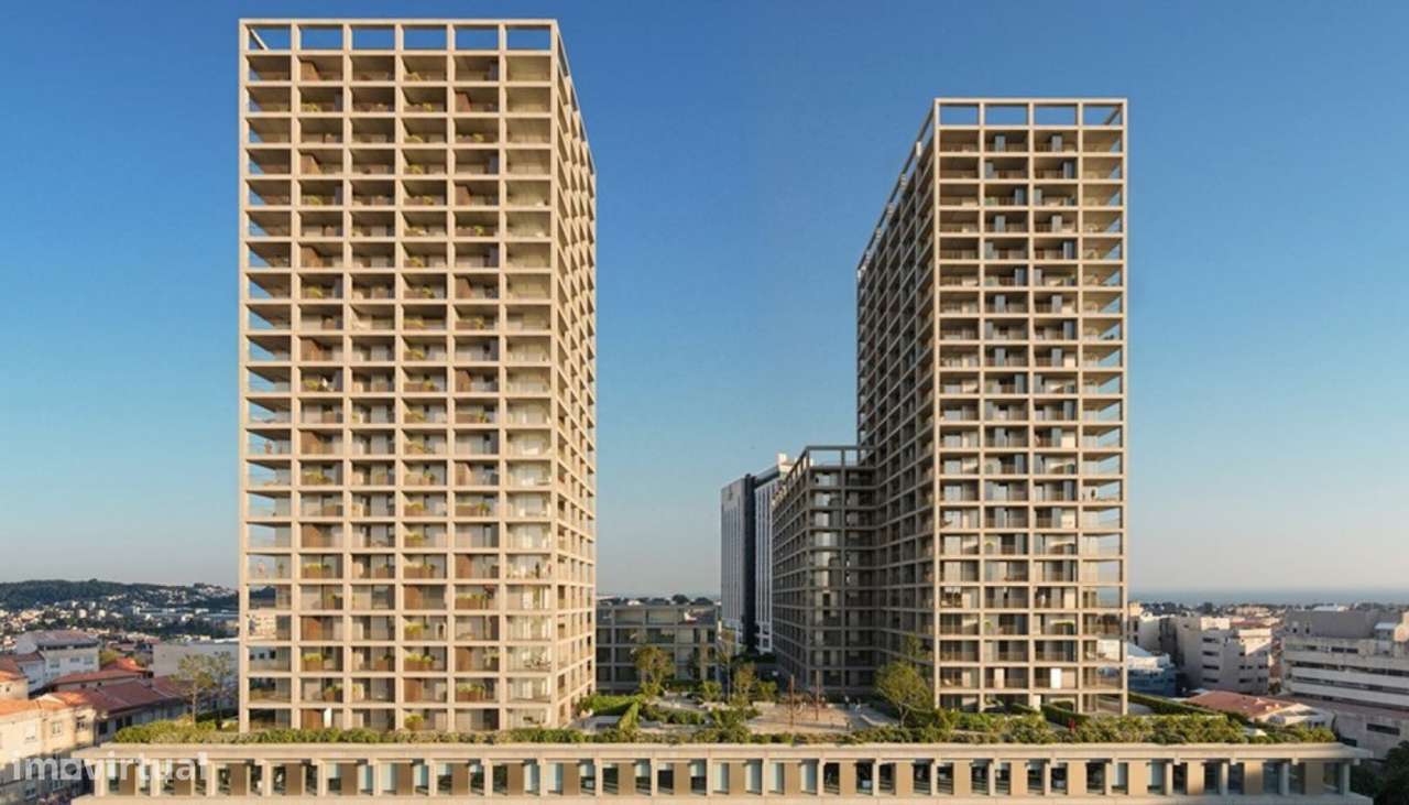 Fernao Magalhaes 127 Apartamento T2 Com Varandas No Centro Do Porto