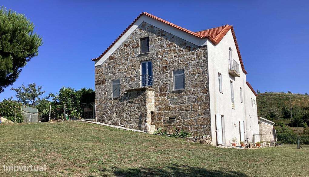 Quinta em Pedra Renovada com 3 Hectares e Vista Privilegiada - Grande imagem: 2/60