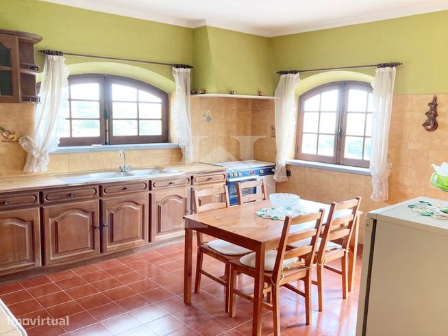 Moradia T3 com Armazém e Terreno de 9 640m2 em Olho Marinho, Óbidos-19