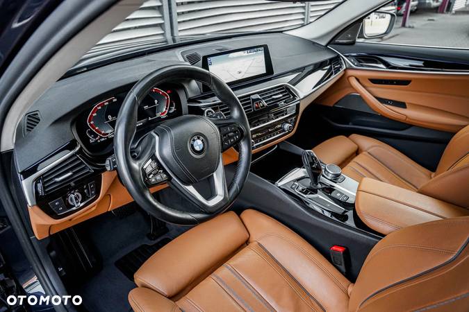 BMW Seria 5 520d Touring Luxury Line - 22
