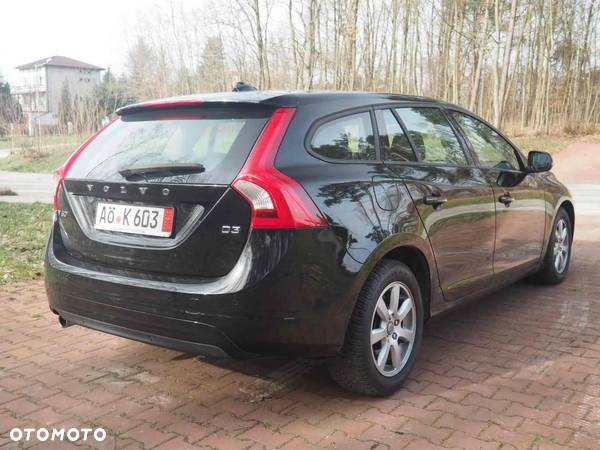 Volvo V60 D3 Momentum - 14