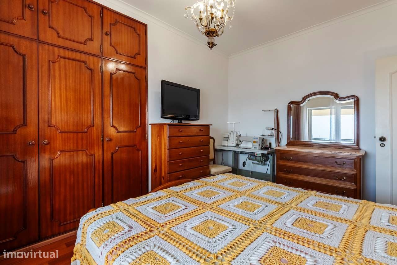 Apartamento T2+1 com Vista Desafogada | Cacém-21