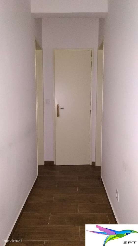 Apartamento T2 Remodelado C/coz semi-equipada (Centro) - Grande imagem: 5/15