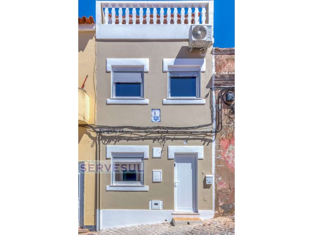 Espetacular Moradia geminada de 3 quartos e piscina, com uma bonita... - Grande imagem: 4/23