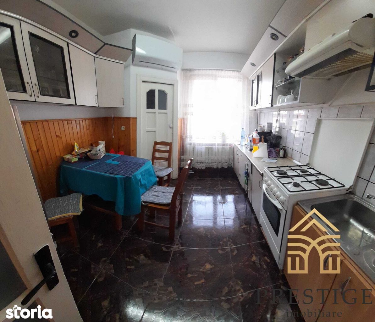 Apartament de vanzare cu 2 camere in zona Dacia-Oradea