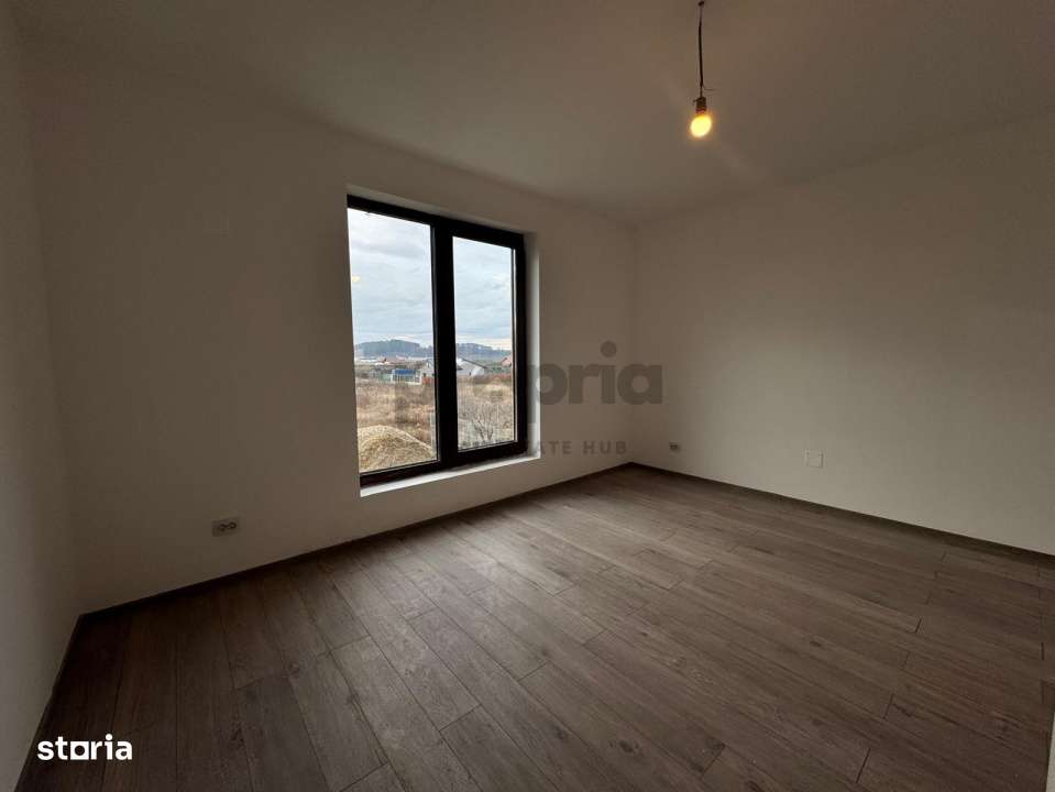 Casa de vanzare | 5 camere • 3 bai • 415 mp teren | Harman-11