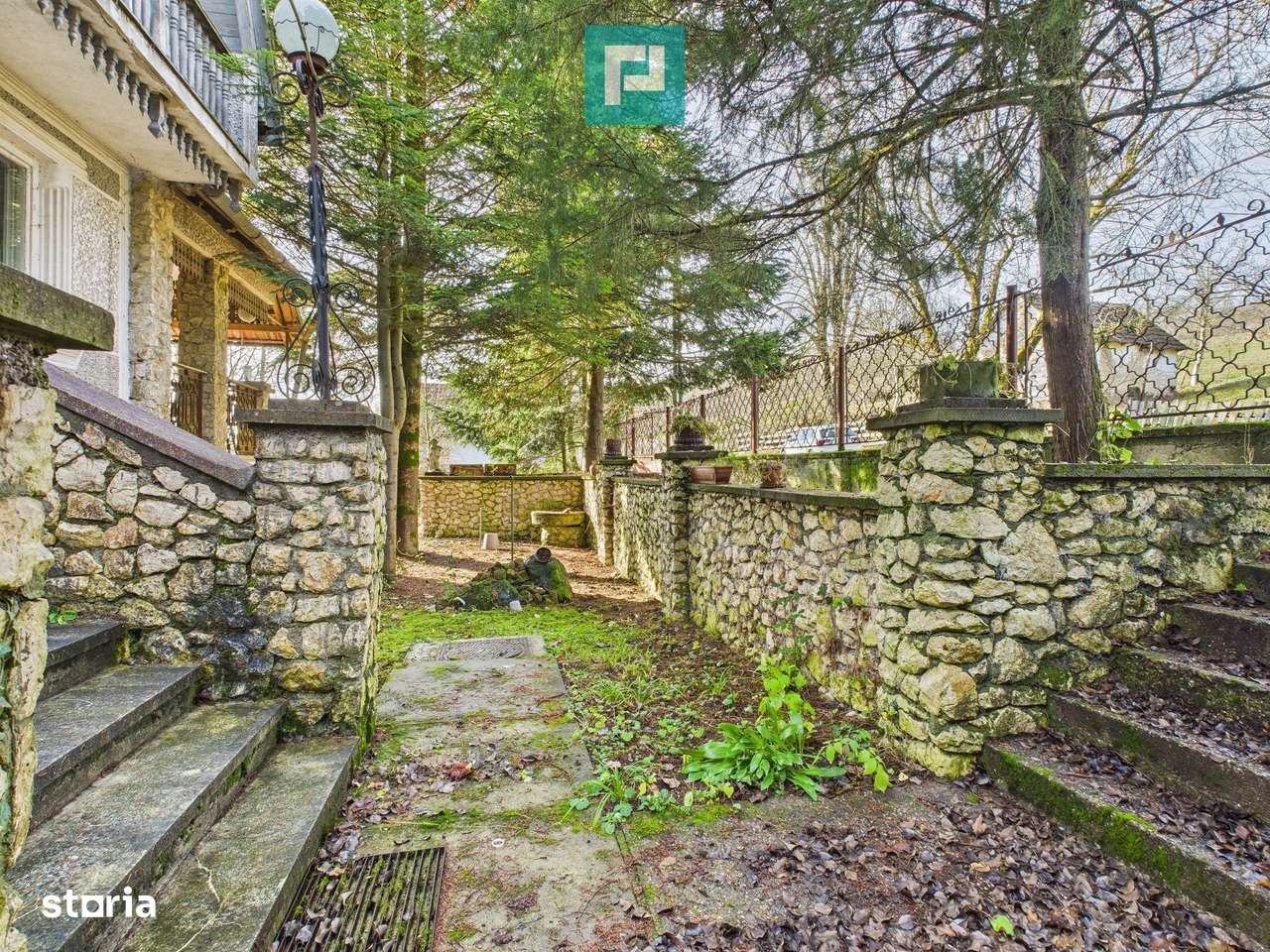 Casă P+E+M cu teren 8163 mp – Roşia Nouă (Petriş) - Imagine principală: 5/20