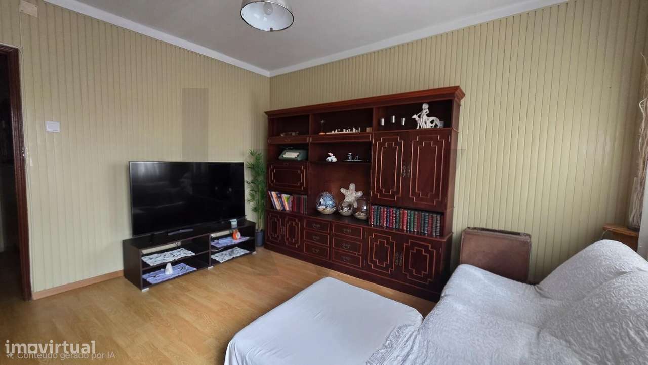 Moradia Gandaresa em  Rio Tinto ouca vagos com terreno e floresta-29