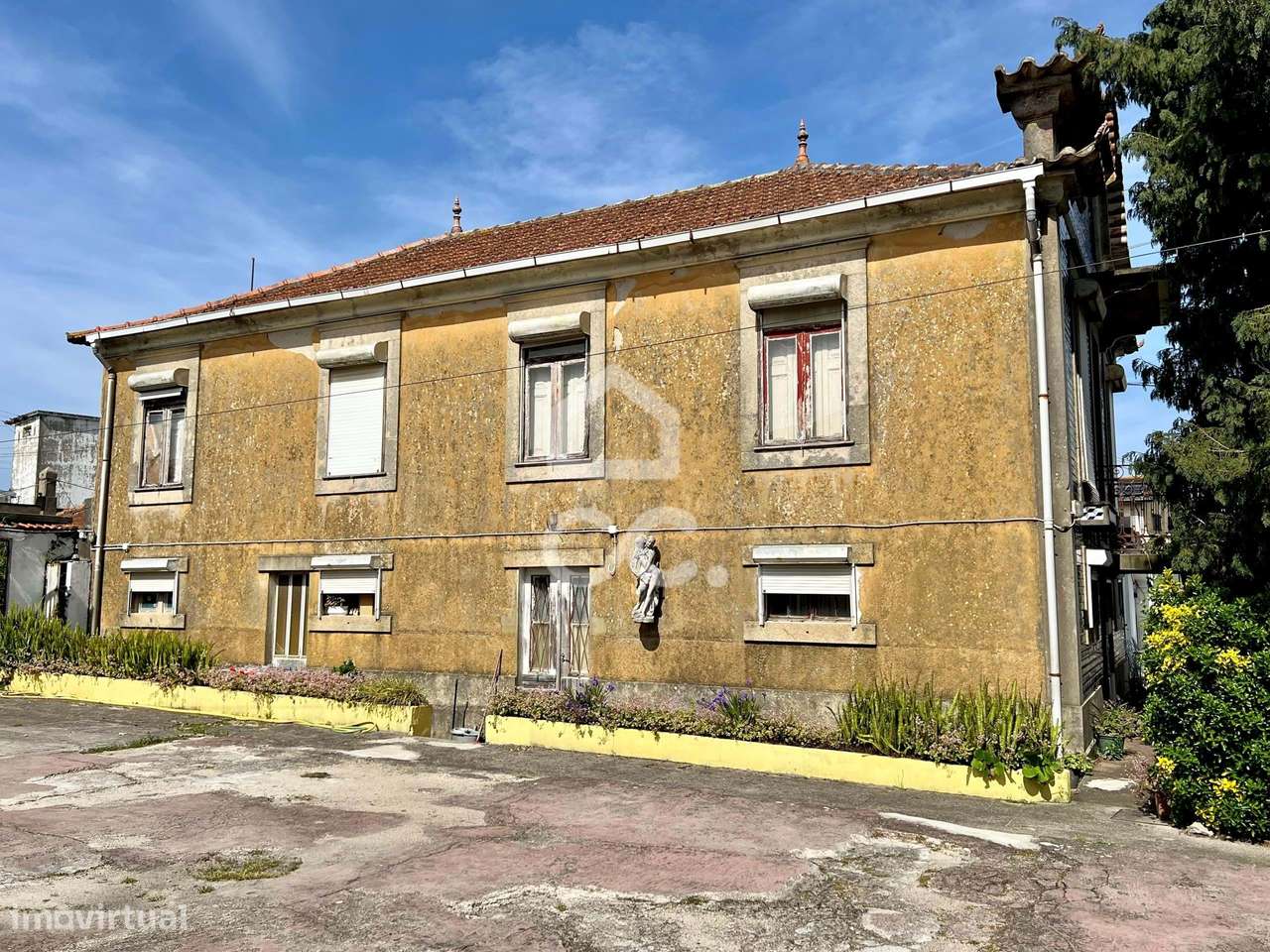 Quinta Senhorial T7 para reabilitação com elevado potencial construtiv-8