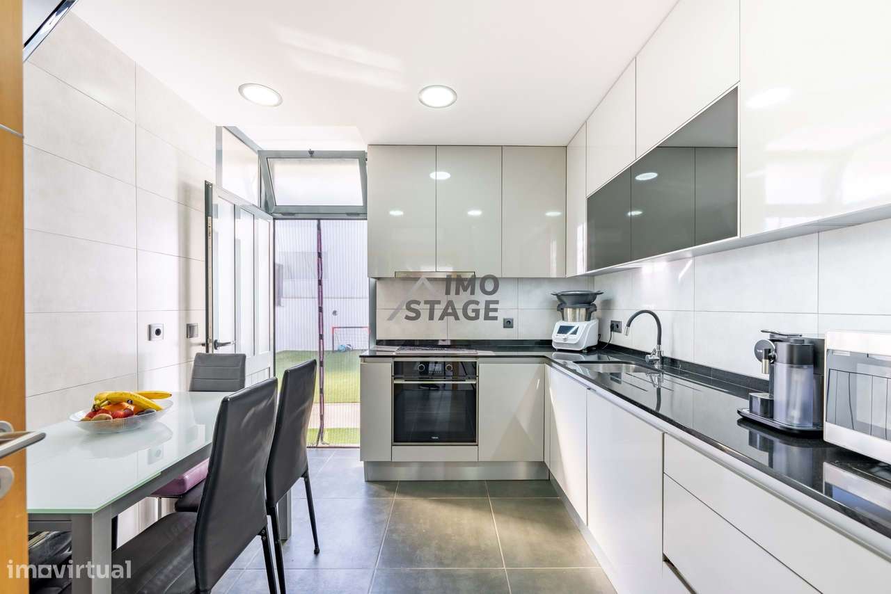 Moradia T3 de Luxo em Condomínio no Centro de Valongo-6