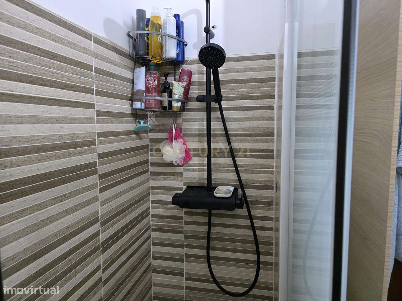 Apartamento T4 Remodelado no Centro de Tomar-7