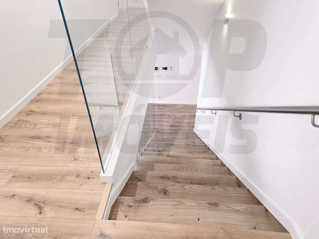 Moradia de Luxo V6 com Piscina, Terraço e Acabamentos de Alta Quali...-13