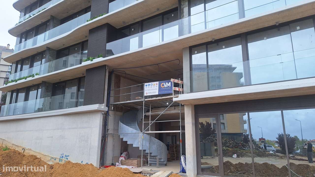 Apartamento T2 Varanda | Garagem|proximo cento Gaia| Pronto habitar-8