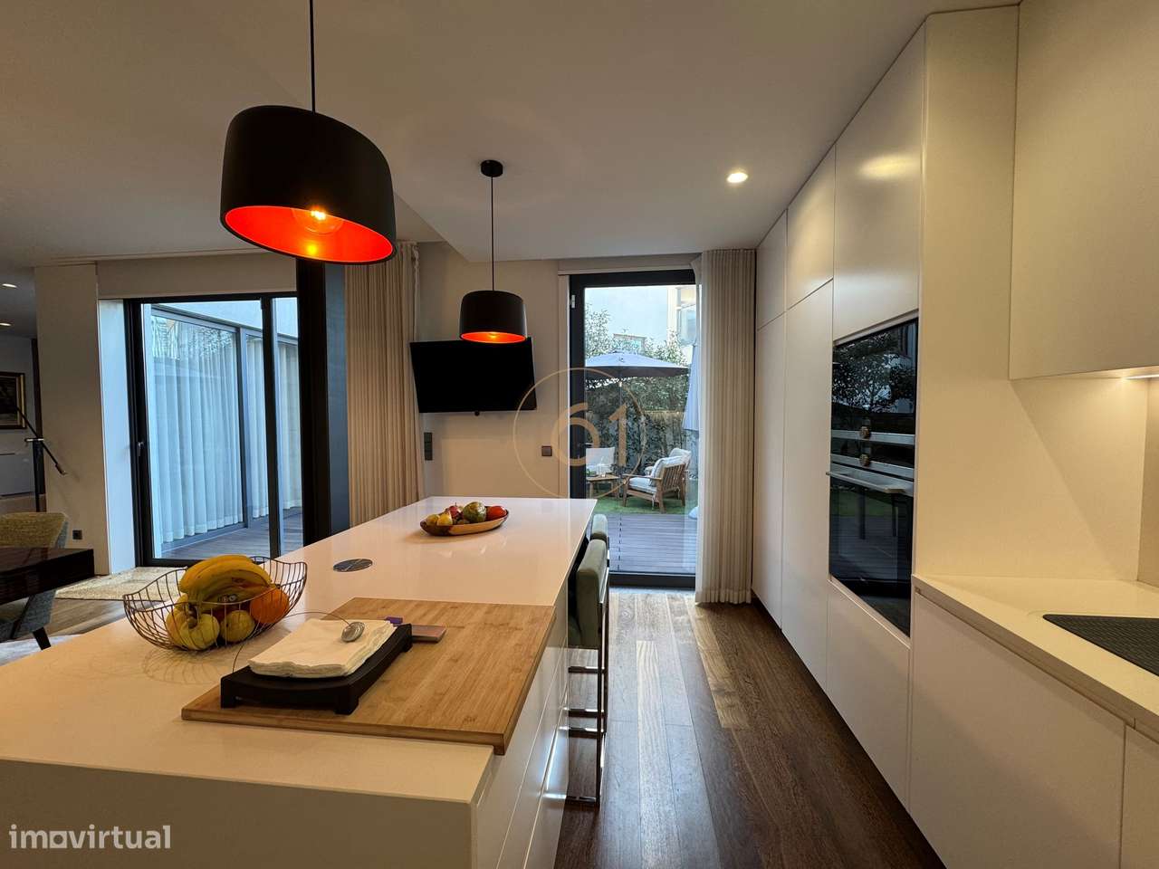 Moradia T3 para venda com logradouro em Lordelo do Ouro-5