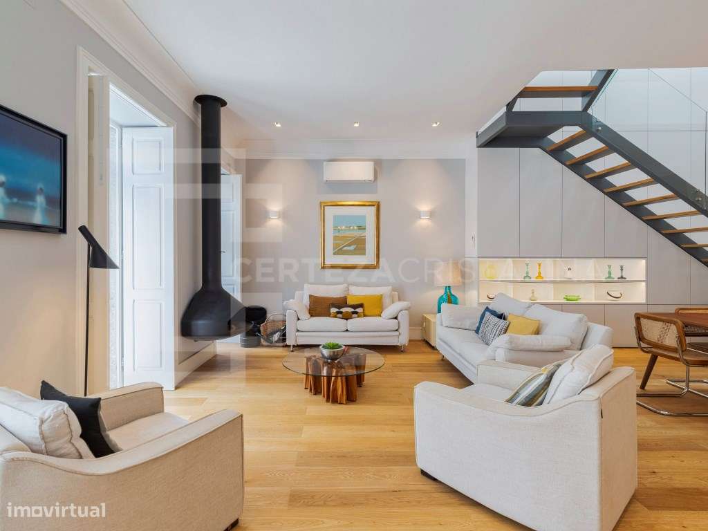 Moradia de Charme com Design Contemporâneo e Espaço Exterior | Cent...-7